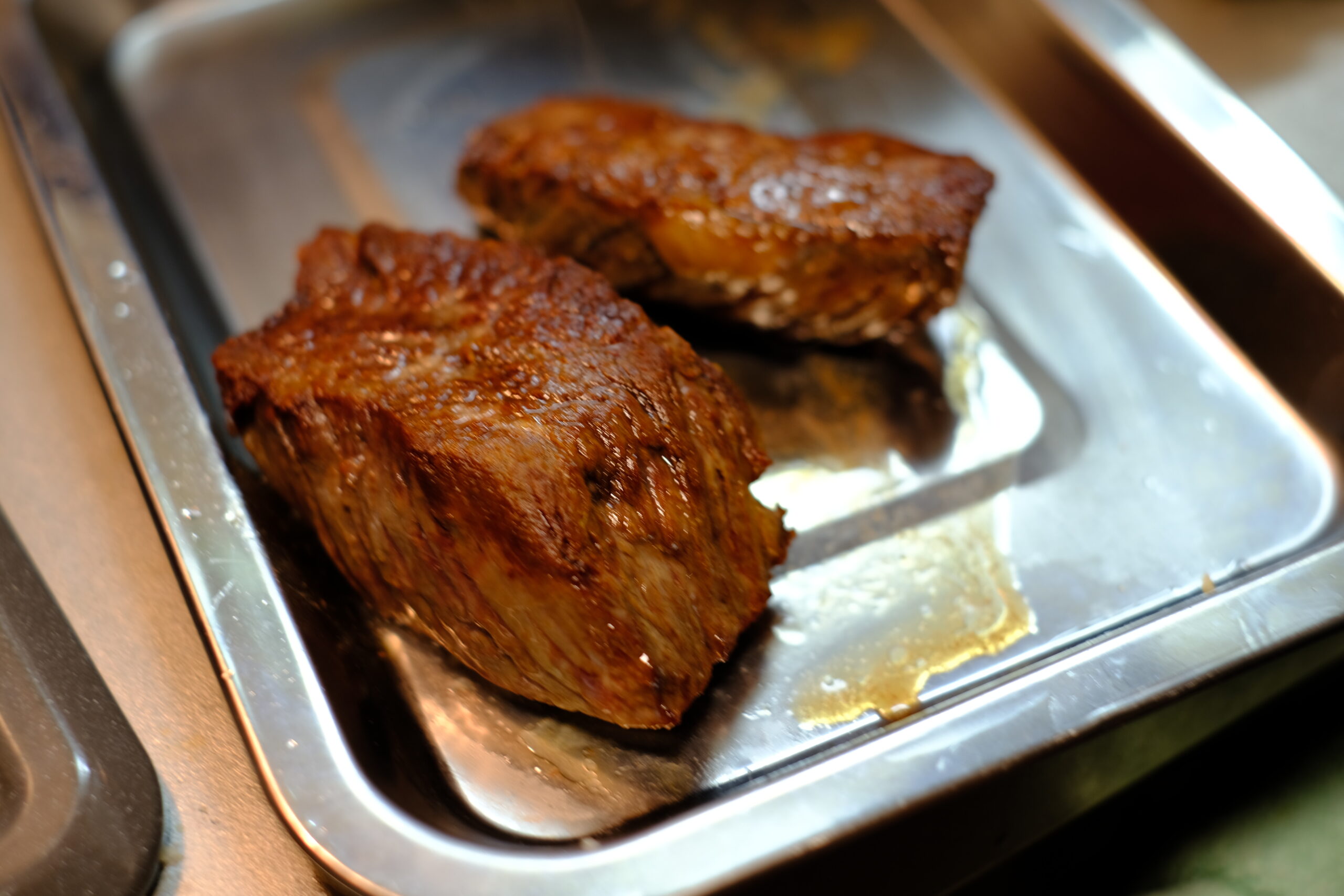 焼きあがあった牛ハラミステーキの画像